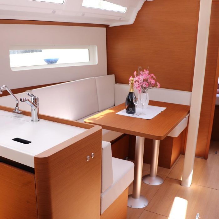 Bura Kiss | Sun Odyssey 380 photo 13