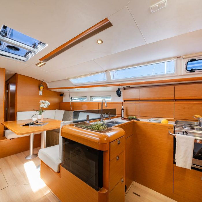 Fregata | Sun Odyssey 439 photo 7