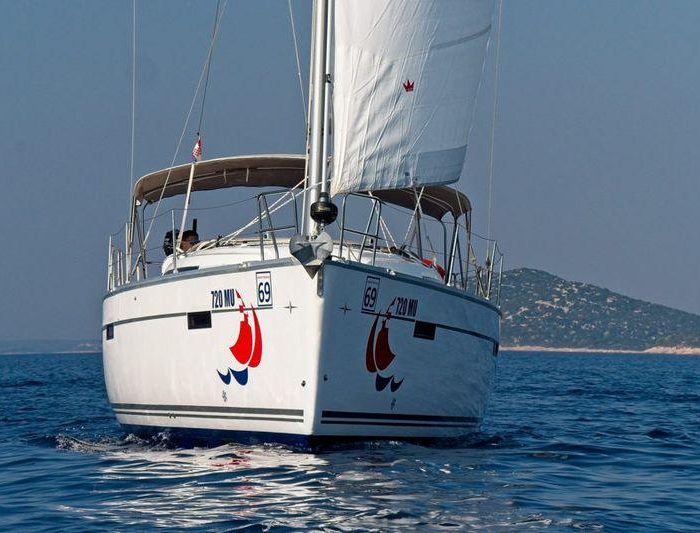 MH 69 | Bavaria Cruiser 41 photo 3