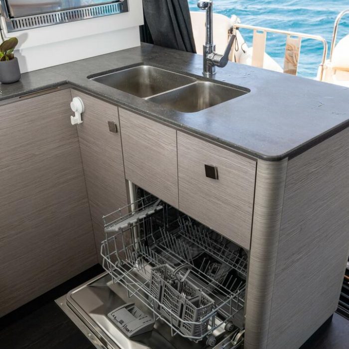 Emy 6 | Fountaine Pajot MY6 photo 10