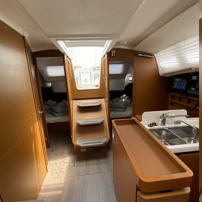 night elli | Sun Odyssey 410 - 3 cab. photo 9