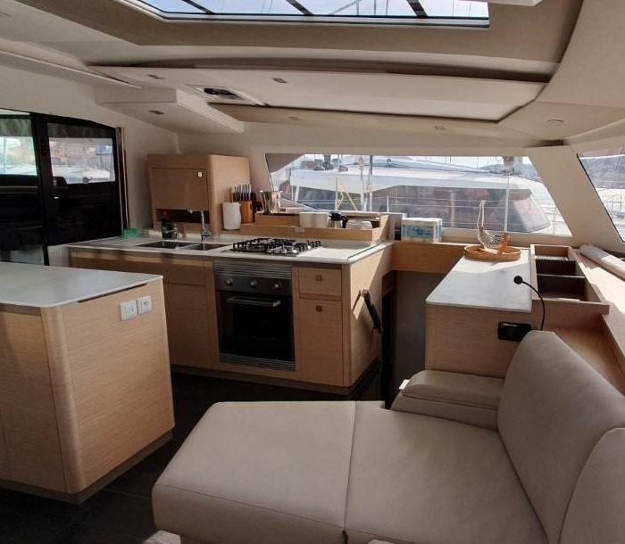 Princess | Fountaine Pajot Aura 51 photo 8
