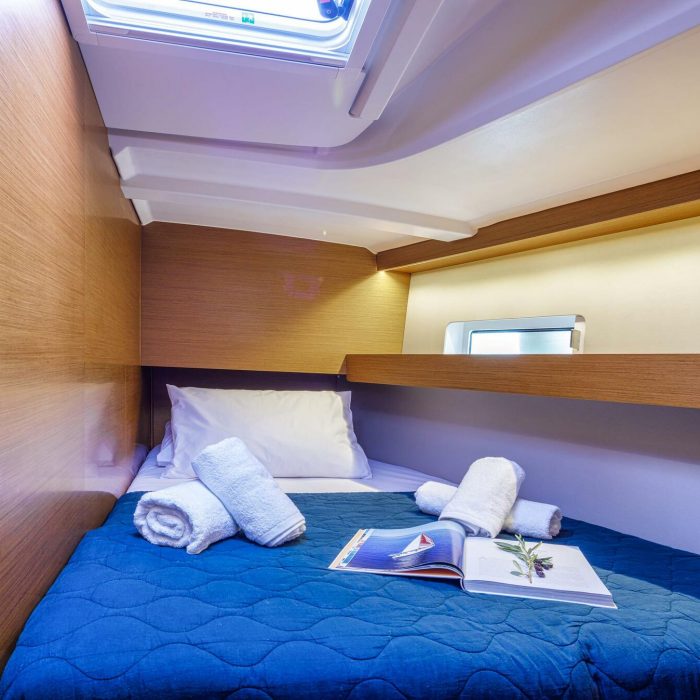 MARE MIA | Sun Odyssey 490 photo 11