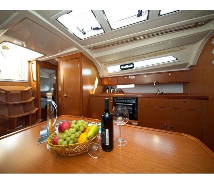 MH 64 | Bavaria Cruiser 41 photo 11