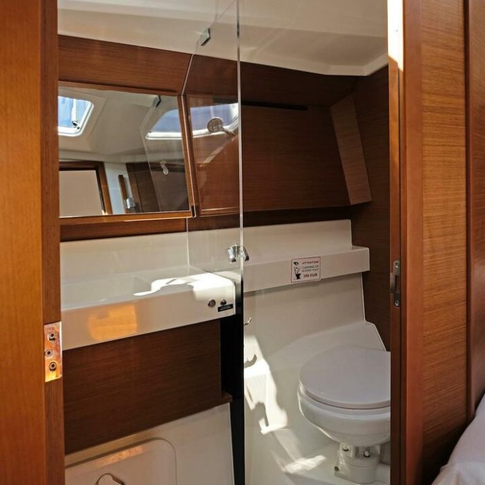 Bella Ciao | Sun Odyssey 410 photo 9