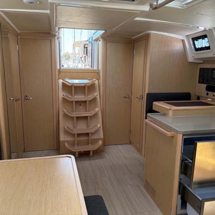 Ara | Bavaria C46 photo 8
