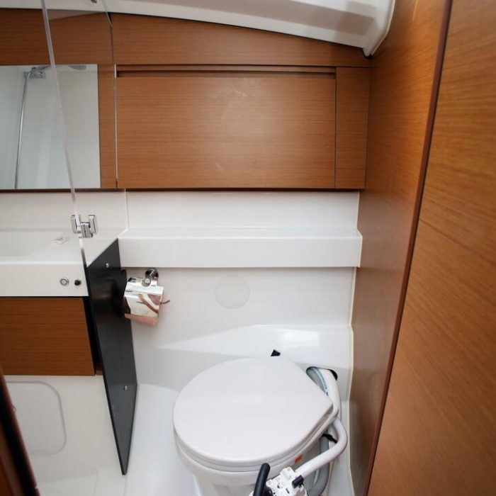 Deba | Sun Odyssey 410 photo 10