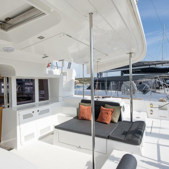 Diva | Lagoon 450 Fly photo 28