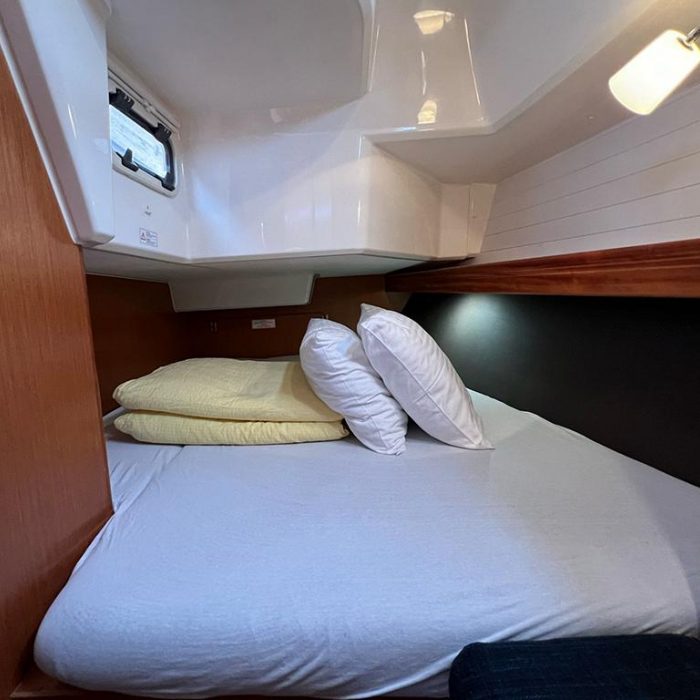 Bura | Bavaria Cruiser 37 photo 34