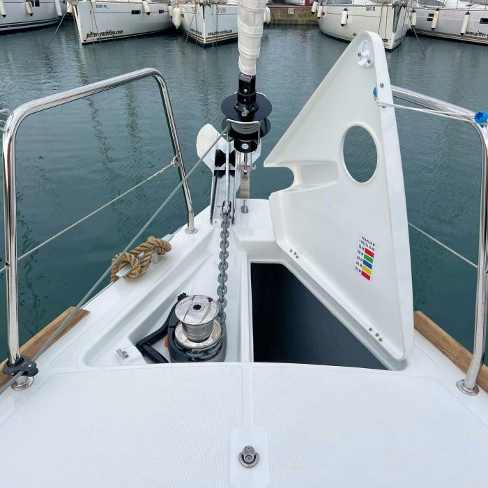 Jana | Oceanis 38.1 photo 9