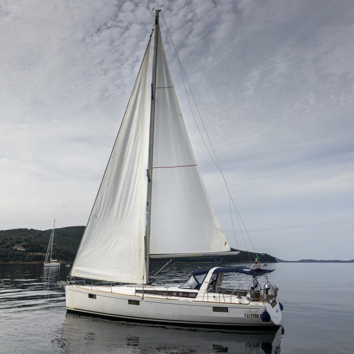 Anthea - Solar Panel | Oceanis 48 photo 3