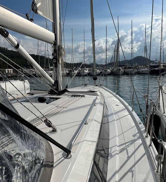 Nava | Bavaria C42 photo 1