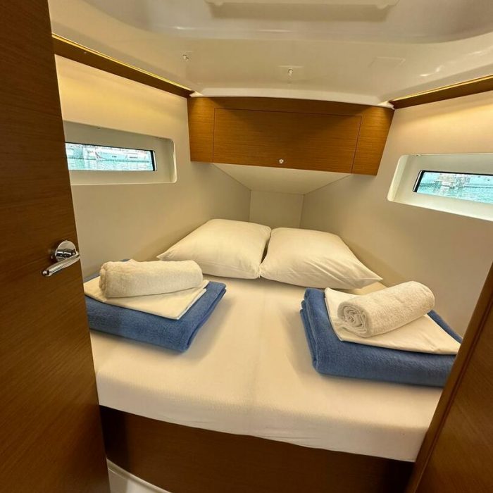 Star Kiss | Sun Odyssey 350 photo 17