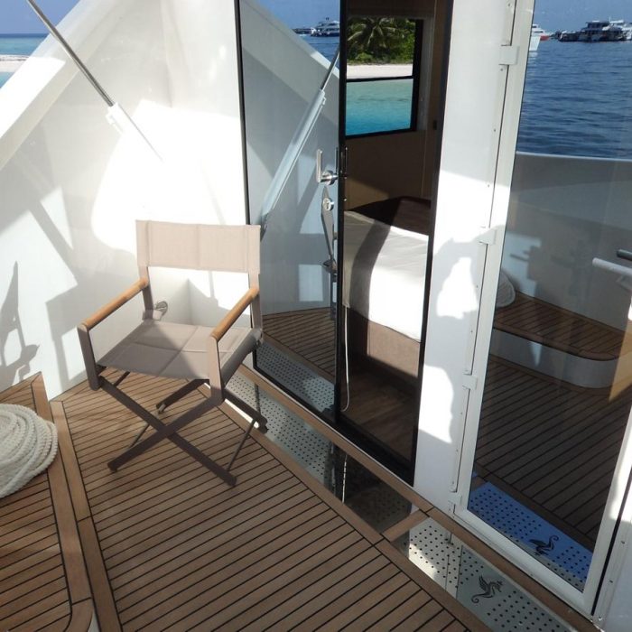 Over Reef | Power Catamaran photo 22