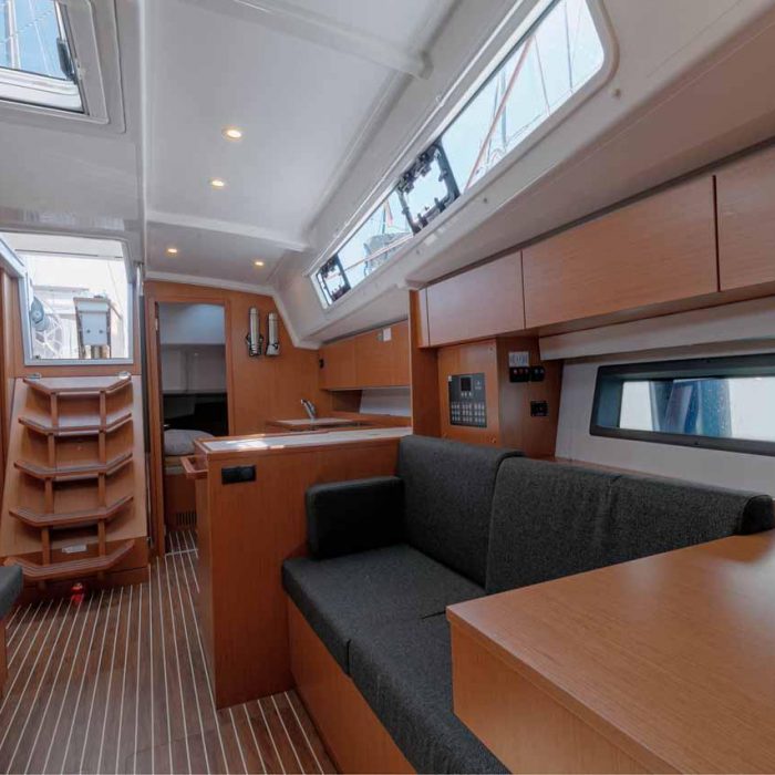 Ironic | Bavaria C42 photo 14