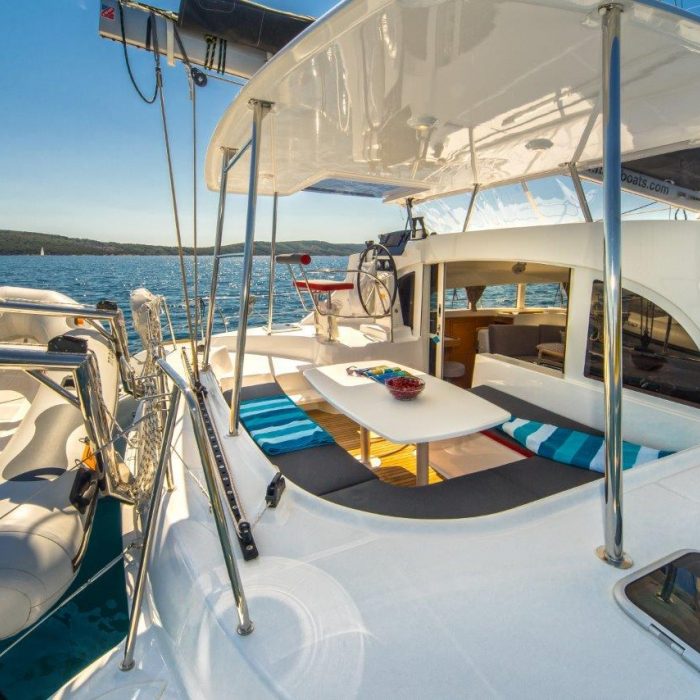 Queen Mia | Lagoon 380 photo 3