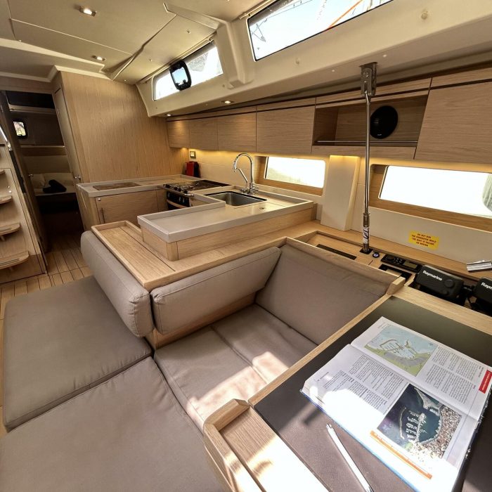 Barracuda (Refit 2026 - A/C - Generator - Electric Heads - 12 Pax) | Oceanis 51.1 photo 20