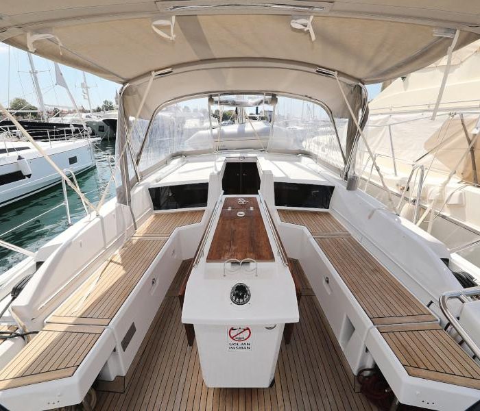 MR. WHITE | Oceanis 46.1 photo 2