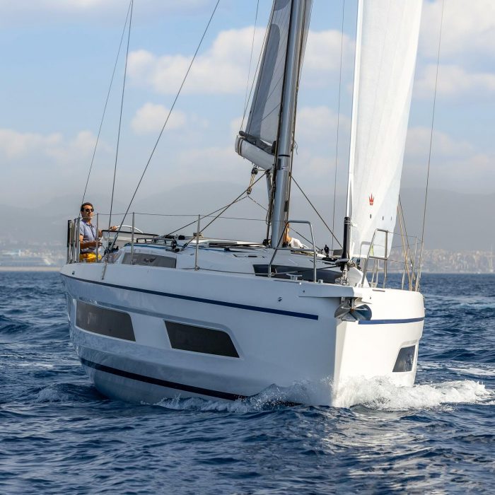 Asteria | Dufour 41 photo 7