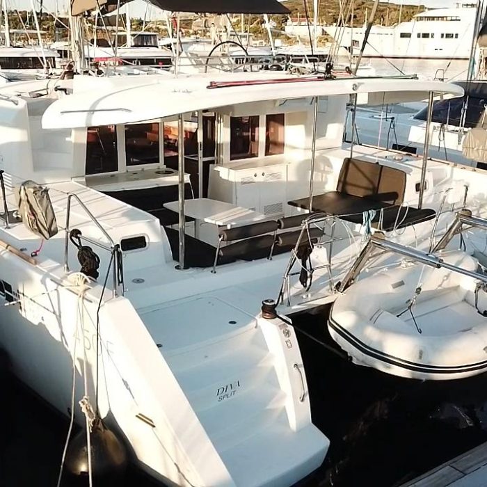 Diva | Lagoon 450 Fly photo 26