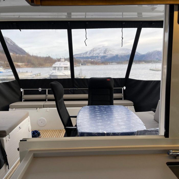 Arctic Charm | Lagoon 40 photo 11