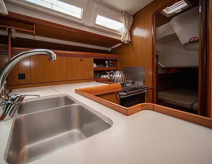 Mila | Sun Odyssey 42 i photo 25
