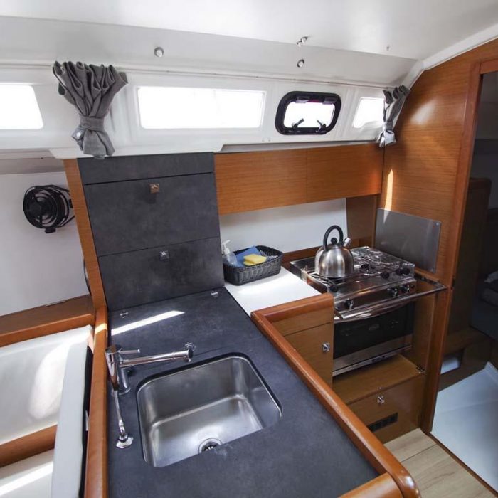 Castor | Sun Odyssey 349 - 3 cab. photo 13