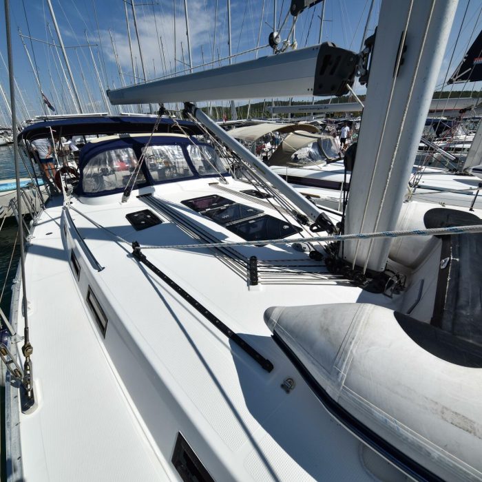 Controvento | Bavaria Cruiser 45 photo 9