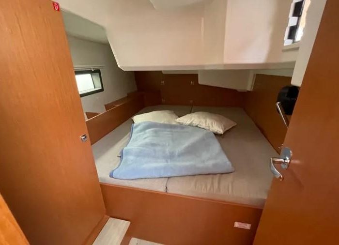 Maia | Bavaria C42 photo 17