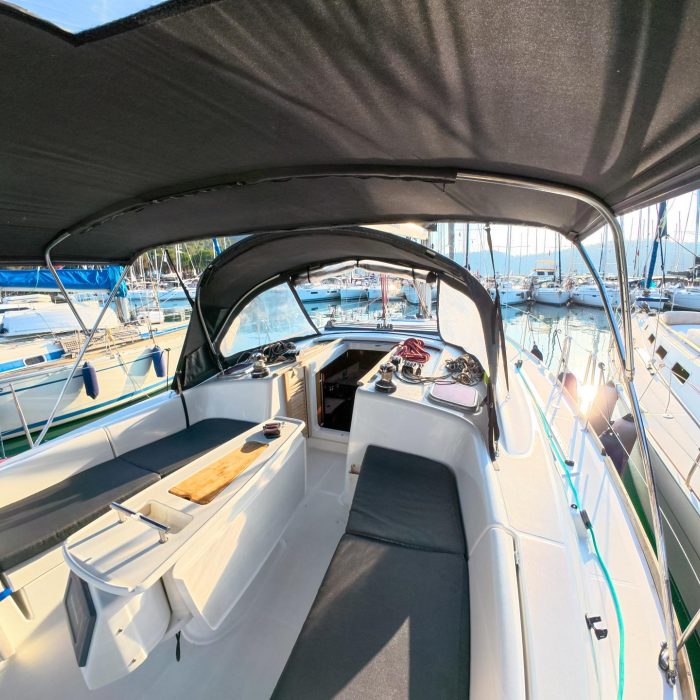 Classic | Oceanis 43 photo 3