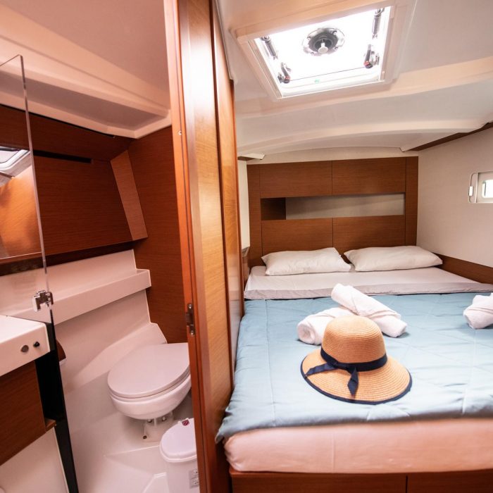 Nastazia | Sun Odyssey 410 photo 11