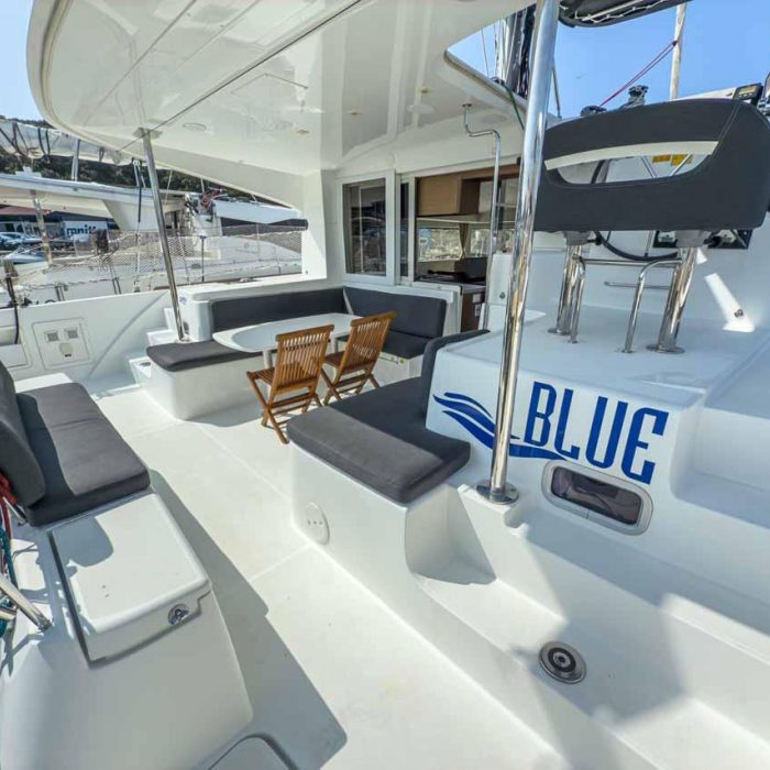 Blue | Lagoon 40 photo 7