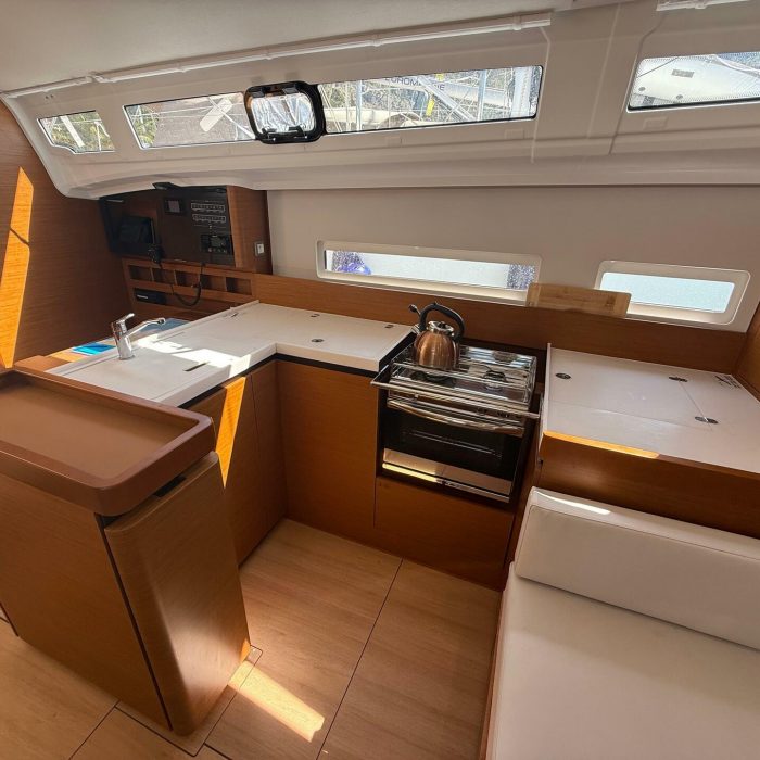 Sunset Kiss | Sun Odyssey 410 photo 11