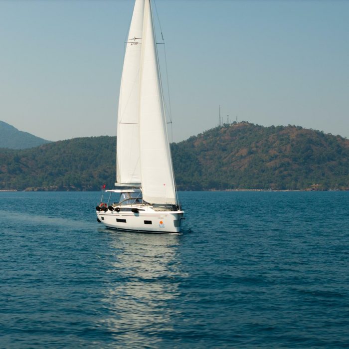 Daviana | Bavaria C46 photo 4