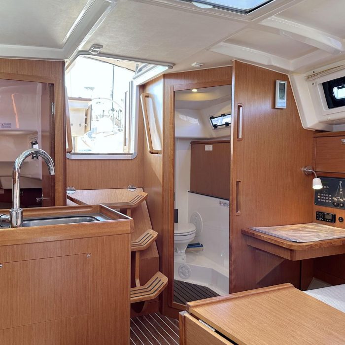 Little Joe | Bavaria Cruiser 34 photo 6