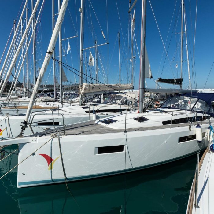 Eumephe - Standard line | Sun Odyssey 410 photo 2