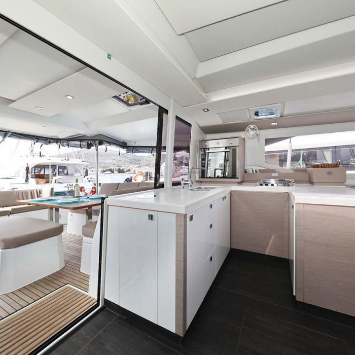 La Mula | Fountaine Pajot Astrea 42 photo 20
