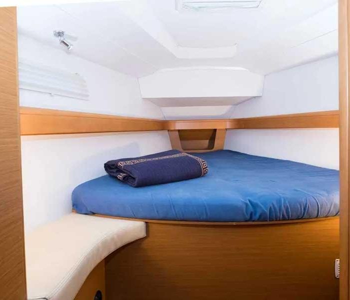 Malandrina | Sun Odyssey 42DS photo 6