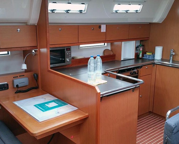 Silver Cloud | Bavaria Cruiser 50 photo 5