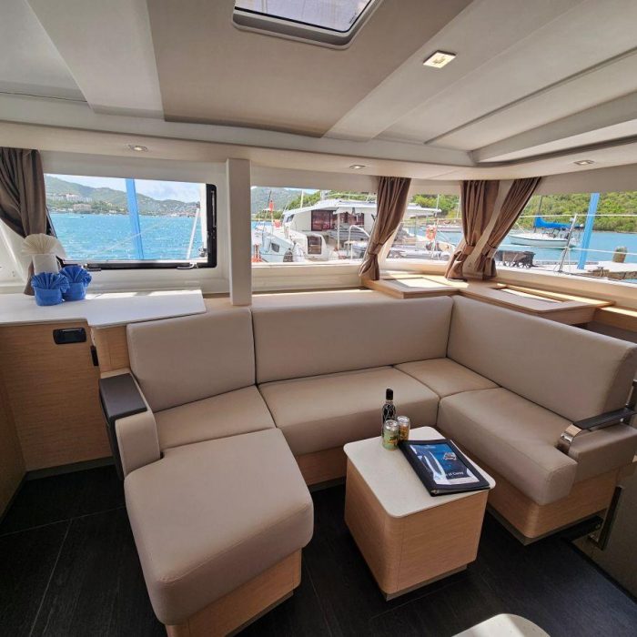 Irish Exit | Fountaine Pajot FP 41 Maesto 3 photo 11