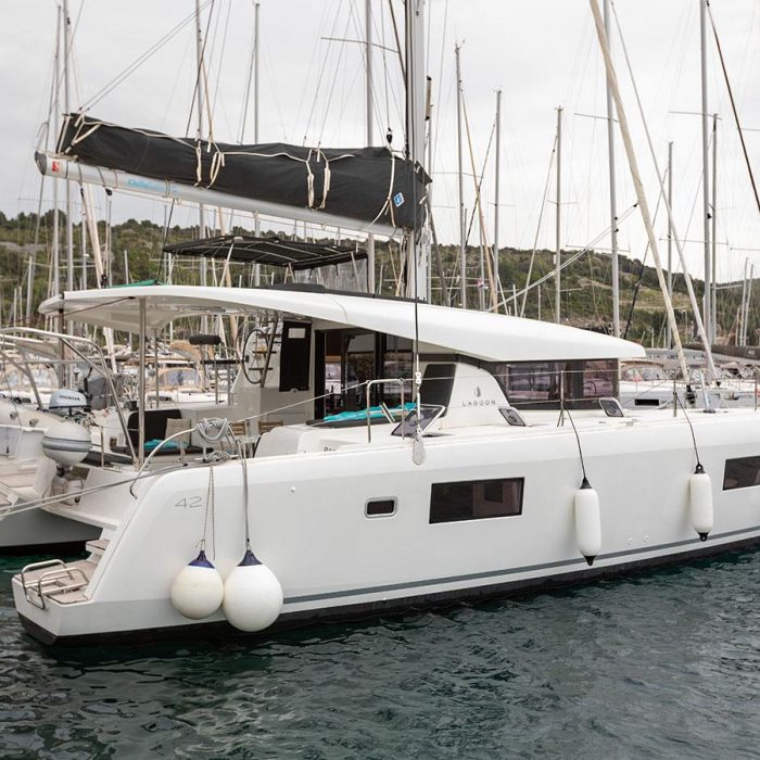 POSEIDON 2021 (air condition, generator) | Lagoon 42 photo 2