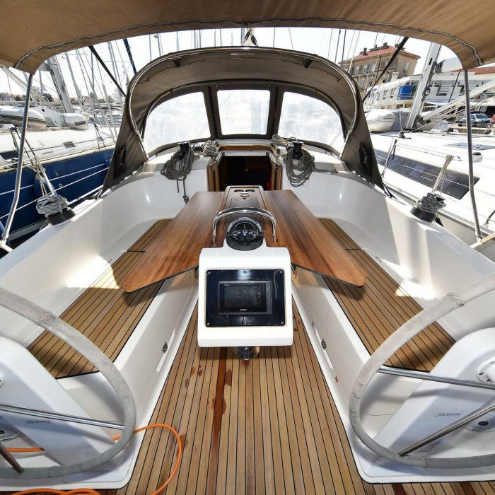 Viviana | Bavaria 37 photo 17