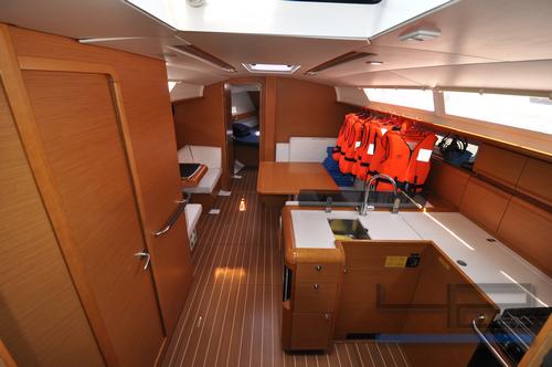 FourTwo | Sun Odyssey 409 photo 7