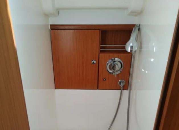 Gin Tonic | Bavaria Cruiser 51 photo 9