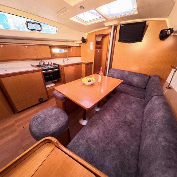 Classic | Oceanis 43 photo 8