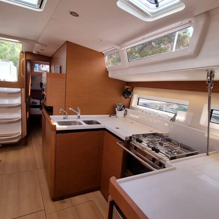 Izzy | Sun Odyssey 490 photo 31