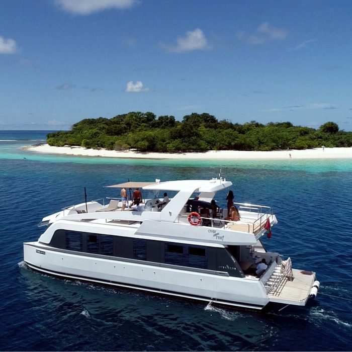 Over Reef | Power Catamaran photo 10