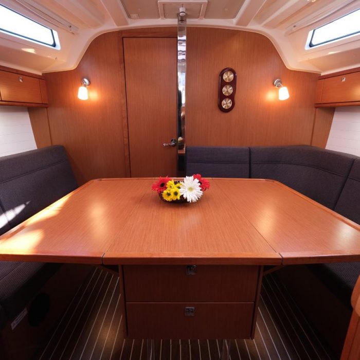Crush | Bavaria Cruiser 37 photo 9