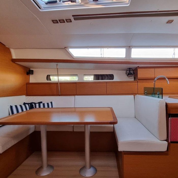 Blue Moon | Sun Odyssey 449 photo 11