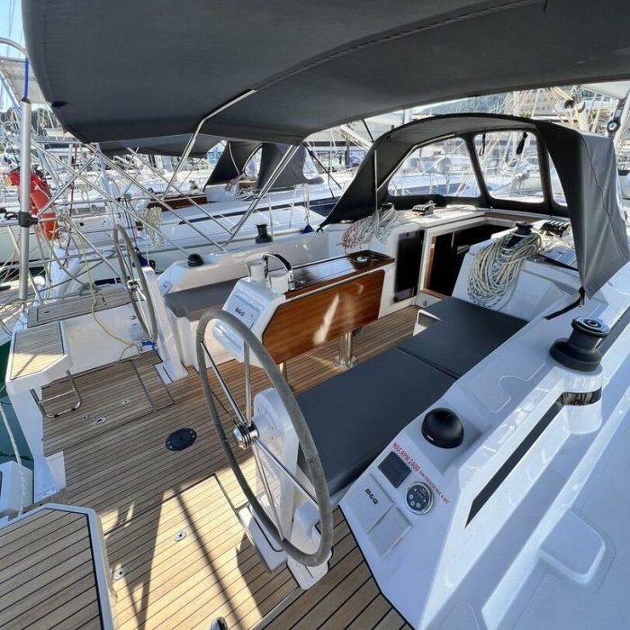Wind Dancer | Bavaria C38 photo 3